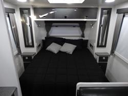 2016 Paramount Commander