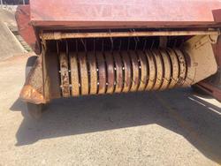 New Holland 275 Baler