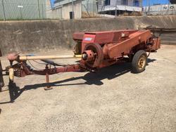 New Holland 275 Baler