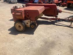 New Holland 275 Baler