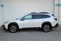 2022 Subaru
Outback AWD Touring