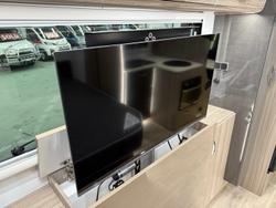 2024 Avan Ovation M7