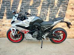 2025 SUZUKI GSX-8R ROAD SILVER