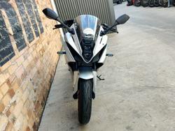 2025 SUZUKI GSX-8R ROAD SILVER