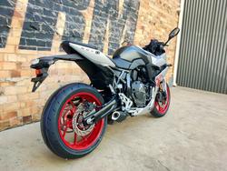 2025 SUZUKI GSX-8R ROAD SILVER