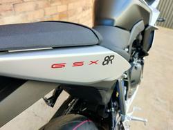 2025 SUZUKI GSX-8R ROAD SILVER