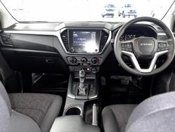 2024 Isuzu
D-MAX LS-M