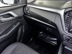 2024 Isuzu
D-MAX LS-M