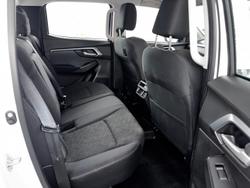 2024 Isuzu
D-MAX LS-M