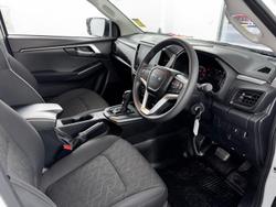 2024 Isuzu
D-MAX LS-M