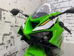 2025 Kawasaki Ninja ZX-6R ABS (636) KRT Edition Ninja Green
