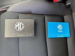 2024 MG
MG4 Essence 64