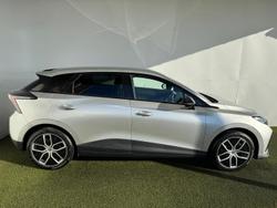 2024 MG
MG4 Essence 64