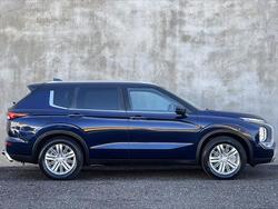 2021 Mitsubishi
Outlander LS