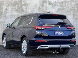2021 Mitsubishi
Outlander LS