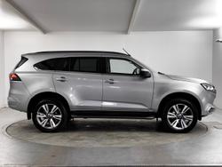 2024 Isuzu
MU-X LS-T