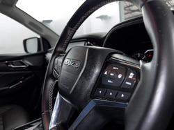 2024 Isuzu
MU-X LS-T
