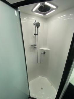 2025 Platinum 20.6 Cxr Large Ensuite Massive Savings $$
