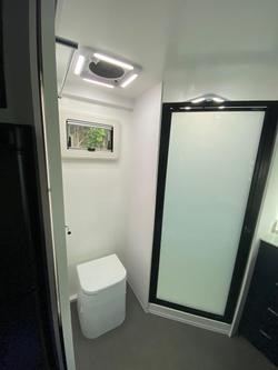 2025 Platinum 20.6 Cxr Large Ensuite Massive Savings $$
