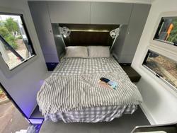 2025 Platinum 20.6 Cxr Large Ensuite Massive Savings $$