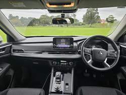 2023 Mitsubishi
                Outlander ES