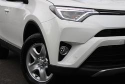 2018 Toyota RAV4 GX ZSA42R Glacier White