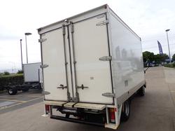 2017 HINO DUTRO 300