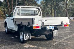 2023 Mitsubishi
Triton GLX