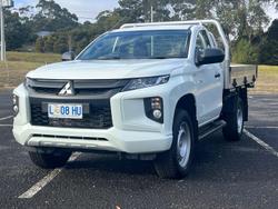 2023 Mitsubishi
Triton GLX
