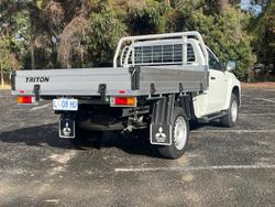 2023 Mitsubishi
Triton GLX