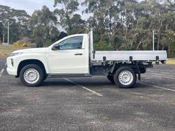 2023 Mitsubishi
Triton GLX