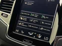 2017 Volvo
XC90 T8 R-Design