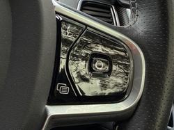 2017 Volvo
XC90 T8 R-Design
