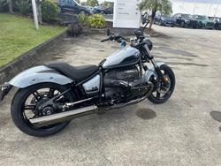 2025 BMW R 18 Blacked Out