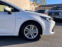 2022 Toyota
Corolla Ascent Sport Hybrid