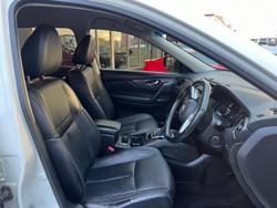 2017 Nissan X-TRAIL ST-L T32 Series II Ivory Pearl