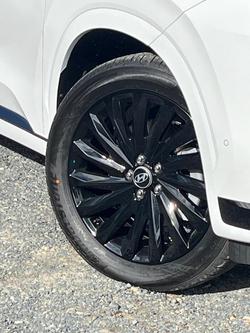 2025 Hyundai
Palisade Calligraphy Black Ink