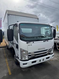 2019 Isuzu 45/155 Isuzu Npr 45/155 PANTEC WITH LIFTER