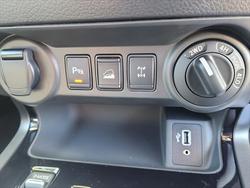 2025 NISSAN D23 PRO- NAVARA 4X4 2.3 DSL AUTO DC P4X WHITE PEARL