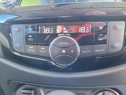 2025 NISSAN D23 PRO- NAVARA 4X4 2.3 DSL AUTO DC P4X WHITE PEARL