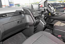 2025 Hyundai
                STARIA LOAD 