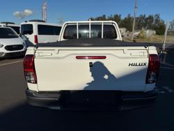 2022 Toyota
Hilux SR