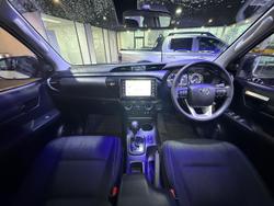 2022 Toyota
Hilux SR