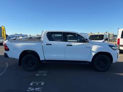 2022 Toyota
Hilux SR