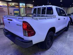 2022 Toyota
Hilux SR