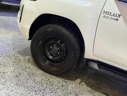 2022 Toyota
                Hilux SR