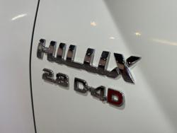 2022 Toyota
                Hilux SR