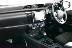 2022 Toyota
Hilux Workmate