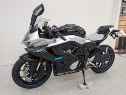2025 CFMOTO 2025 CF Moto 675CC 675SR-R ABS Road NEBULA BLACK