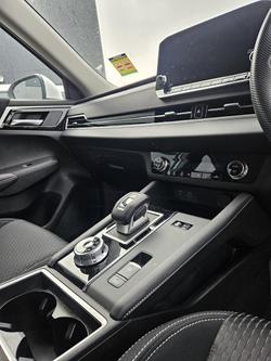 2024 Mitsubishi Outlander PHEV ES